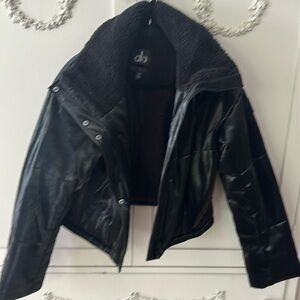 Alo onion cropped puffer- SOLD-OUT on Alo website size s